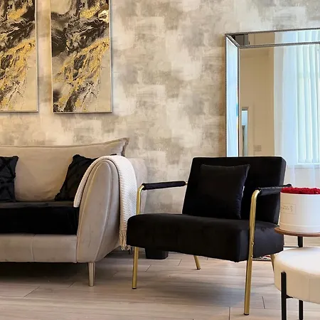 بيت للعطل Lux 4 Bedroom House - Jacuzzi Bath Sleeps 9 Free Parking Near Centre